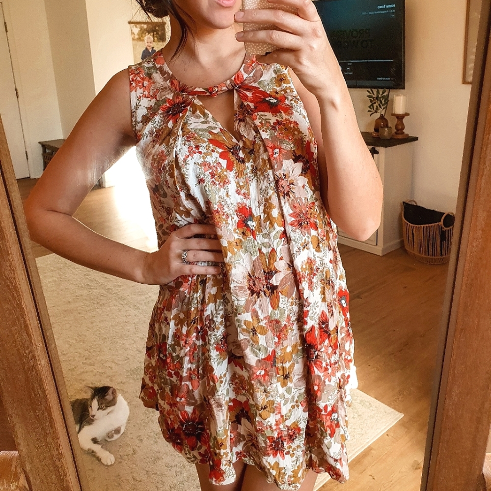 Beautiful floral small shift dress